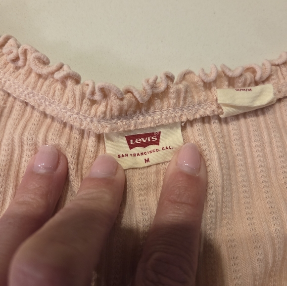 Levis Crop Ribbed Button-Up Top - Picture 2 of 6